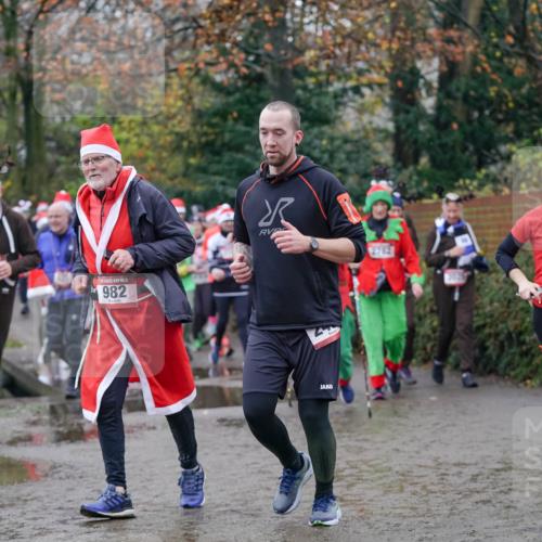 07.12.2025 - St. Pauli X-Mass-Run No. 15 Michael Burmester http://msf.ph/oto/9408158 07.12.2025 11:25:52 Laufen 202, 15, 982, 2782, 1602 meine-sportfotos.de