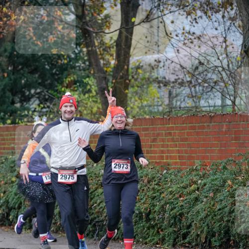07.12.2025 - St. Pauli X-Mass-Run No. 15 Michael Burmester http://msf.ph/oto/9408189 07.12.2025 09:43:26 Laufen 15, 5, 2975, 2973 meine-sportfotos.de