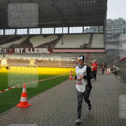 07.12.2025 - St. Pauli X-Mass-Run No. 15 Fabian Wolf http://msf.ph/oto/9408204 07.12.2025 11:06:48 Ziel 359, 382, 565, 595, 1285, 1286, 1462, 1469, 1708, 4582, 4588 meine-sportfotos.de