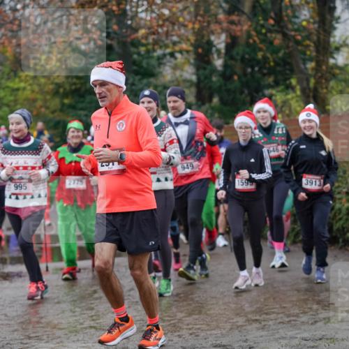 07.12.2025 - St. Pauli X-Mass-Run No. 15 Michael Burmester http://msf.ph/oto/9408248 07.12.2025 11:25:59 Laufen 8, 949, 995, 2775, 1595, 3913 meine-sportfotos.de