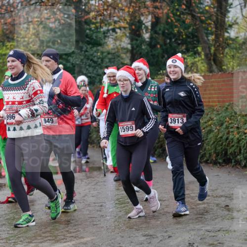 07.12.2025 - St. Pauli X-Mass-Run No. 15 Michael Burmester http://msf.ph/oto/9408257 07.12.2025 11:26:00 Laufen 996, 949, 215, 1599, 15, 3913 meine-sportfotos.de