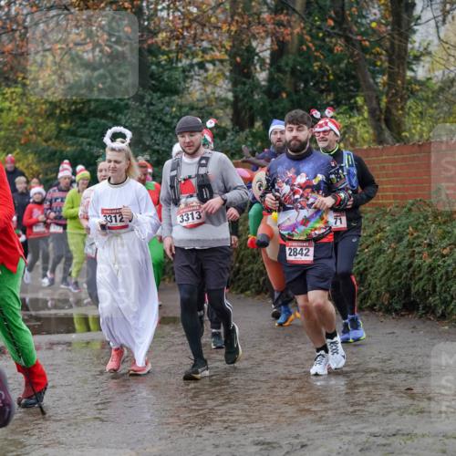 07.12.2025 - St. Pauli X-Mass-Run No. 15 Michael Burmester http://msf.ph/oto/9408284 07.12.2025 11:26:03 Laufen 3312, 3313, 245, 2842, 71 meine-sportfotos.de