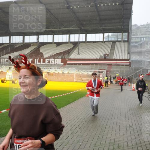 07.12.2025 - St. Pauli X-Mass-Run No. 15 Fabian Wolf http://msf.ph/oto/9408291 07.12.2025 11:07:04 Ziel 1462, 1469, 1634, 1666, 1751, 1861, 1862 meine-sportfotos.de