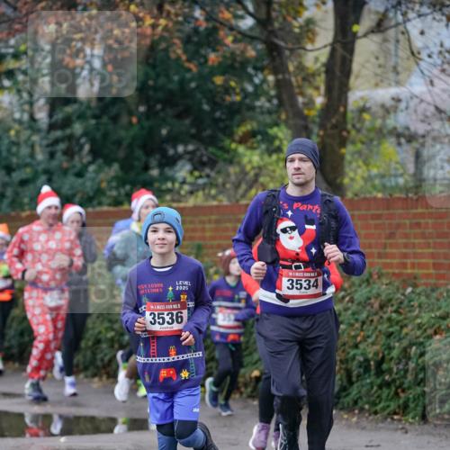 07.12.2025 - St. Pauli X-Mass-Run No. 15 Michael Burmester http://msf.ph/oto/9408318 07.12.2025 09:43:37 Laufen 5, 3534, 2025, 15, 3536 meine-sportfotos.de