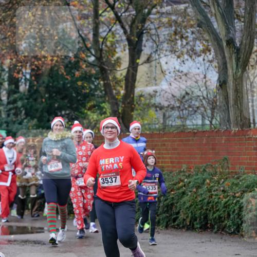 07.12.2025 - St. Pauli X-Mass-Run No. 15 Michael Burmester http://msf.ph/oto/9408339 07.12.2025 09:43:39 Laufen 800, 39, 15, 3537, 3535 meine-sportfotos.de
