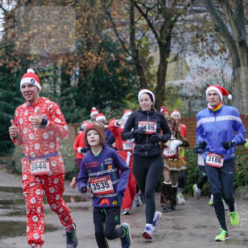 07.12.2025 - St. Pauli X-Mass-Run No. 15 Michael Burmester http://msf.ph/oto/9408361 07.12.2025 09:43:42 Laufen 6, 15, 3944, 792, 2025, 15, 3535, 2189, 3186 meine-sportfotos.de
