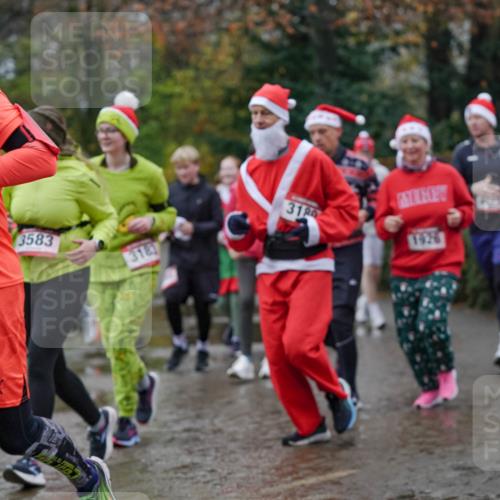 07.12.2025 - St. Pauli X-Mass-Run No. 15 Michael Burmester http://msf.ph/oto/9408365 07.12.2025 11:26:10 Laufen 4426, 3583, 3181, 3120, 1926 meine-sportfotos.de