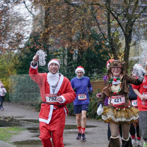 07.12.2025 - St. Pauli X-Mass-Run No. 15 Michael Burmester http://msf.ph/oto/9408394 07.12.2025 09:43:44 Laufen 15, 792, 0, 443, 15, 421, 62 meine-sportfotos.de