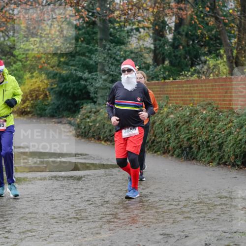 07.12.2025 - St. Pauli X-Mass-Run No. 15 Michael Burmester http://msf.ph/oto/9408422 07.12.2025 11:26:16 Laufen 3665, 3685 meine-sportfotos.de