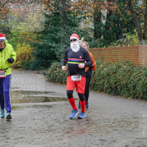 07.12.2025 - St. Pauli X-Mass-Run No. 15 Michael Burmester http://msf.ph/oto/9408424 07.12.2025 11:26:16 Laufen 3665, 3685 meine-sportfotos.de