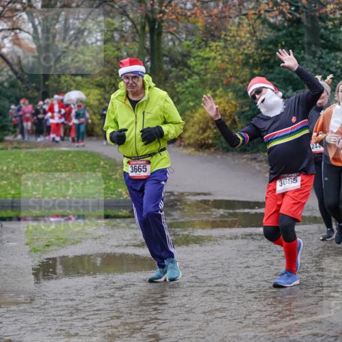 07.12.2025 - St. Pauli X-Mass-Run No. 15 Michael Burmester http://msf.ph/oto/9408430 07.12.2025 11:26:16 Laufen 3665, 3685, 244 meine-sportfotos.de