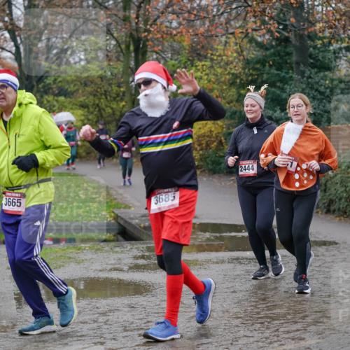 07.12.2025 - St. Pauli X-Mass-Run No. 15 Michael Burmester http://msf.ph/oto/9408443 07.12.2025 11:26:17 Laufen 3665, 3685, 2444 meine-sportfotos.de