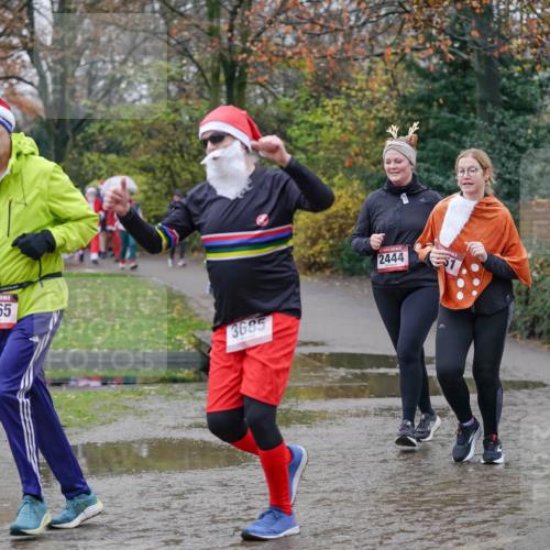 07.12.2025 - St. Pauli X-Mass-Run No. 15 Michael Burmester http://msf.ph/oto/9408446 07.12.2025 11:26:17 Laufen 3665, 3685, 2444 meine-sportfotos.de