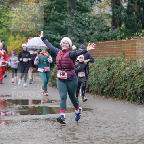 07.12.2025 - St. Pauli X-Mass-Run No. 15 Michael Burmester http://msf.ph/oto/9408503 07.12.2025 11:26:26 Laufen 3445, 392 meine-sportfotos.de