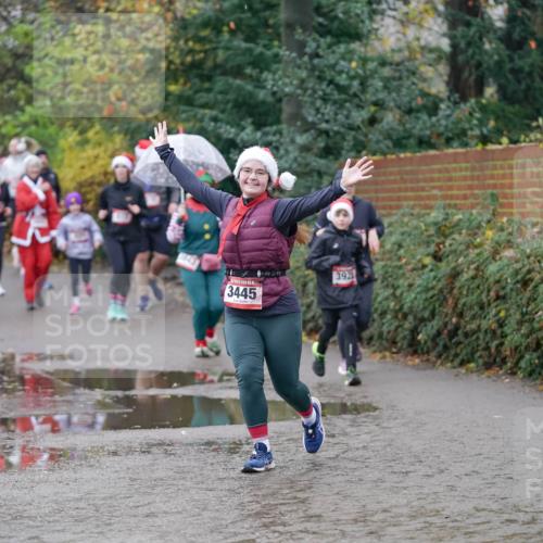 07.12.2025 - St. Pauli X-Mass-Run No. 15 Michael Burmester http://msf.ph/oto/9408506 07.12.2025 11:26:26 Laufen 3445, 392 meine-sportfotos.de