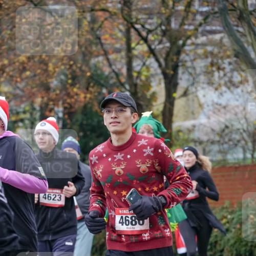 07.12.2025 - St. Pauli X-Mass-Run No. 15 Michael Burmester http://msf.ph/oto/9408513 07.12.2025 09:43:58 Laufen 4623, 4680 meine-sportfotos.de