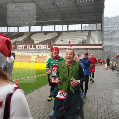 07.12.2025 - St. Pauli X-Mass-Run No. 15 Fabian Wolf http://msf.ph/oto/9408523 07.12.2025 11:07:26 Ziel 281, 342, 344, 476, 490, 591, 596, 603, 621, 622, 673, 688, 781, 1202, 1206, 1233, 1585, 1587, 2403, 5008 meine-sportfotos.de