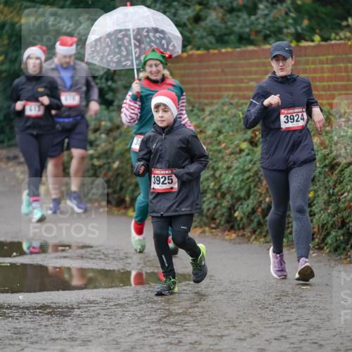 07.12.2025 - St. Pauli X-Mass-Run No. 15 Michael Burmester http://msf.ph/oto/9408524 07.12.2025 11:26:28 Laufen 620, 613, 15, 3925, 3924 meine-sportfotos.de