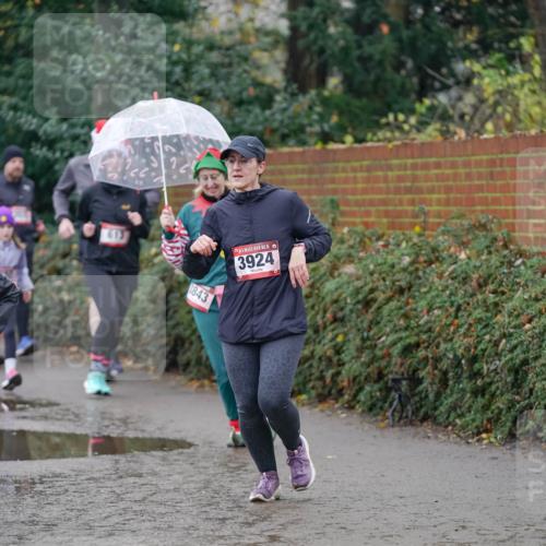 07.12.2025 - St. Pauli X-Mass-Run No. 15 Michael Burmester http://msf.ph/oto/9408536 07.12.2025 11:26:29 Laufen 384, 5, 3925, 843, 3924 meine-sportfotos.de