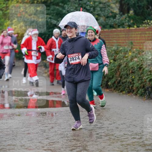 07.12.2025 - St. Pauli X-Mass-Run No. 15 Michael Burmester http://msf.ph/oto/9408542 07.12.2025 11:26:30 Laufen 3925, 01, 5, 3924 meine-sportfotos.de