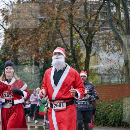 07.12.2025 - St. Pauli X-Mass-Run No. 15 Michael Burmester http://msf.ph/oto/9408549 07.12.2025 09:44:01 Laufen 2692, 15, 2691 meine-sportfotos.de