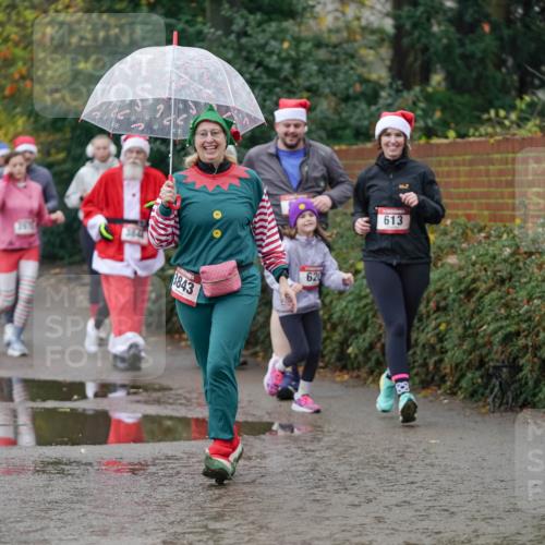07.12.2025 - St. Pauli X-Mass-Run No. 15 Michael Burmester http://msf.ph/oto/9408551 07.12.2025 11:26:31 Laufen 3924, 3843, 620, 613 meine-sportfotos.de