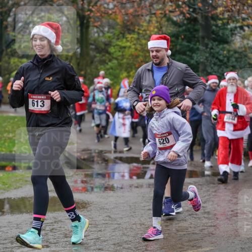 07.12.2025 - St. Pauli X-Mass-Run No. 15 Michael Burmester http://msf.ph/oto/9408586 07.12.2025 11:26:35 Laufen 15, 613, 620, 3844, 3842 meine-sportfotos.de