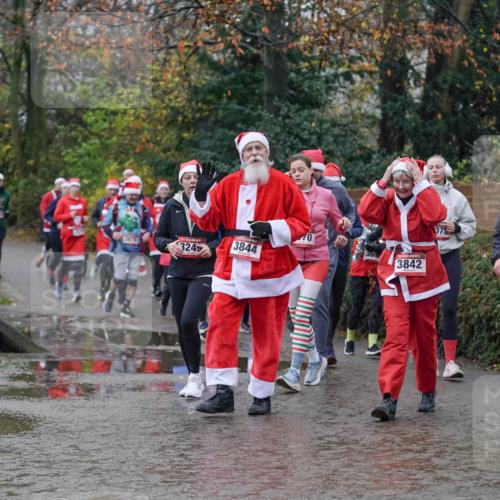 07.12.2025 - St. Pauli X-Mass-Run No. 15 Michael Burmester http://msf.ph/oto/9408605 07.12.2025 11:26:37 Laufen 2475, 324, 3844, 350, 3842, 075, 3926 meine-sportfotos.de