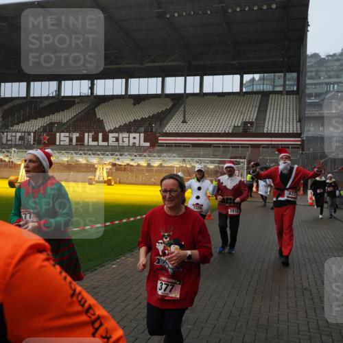 07.12.2025 - St. Pauli X-Mass-Run No. 15 Fabian Wolf http://msf.ph/oto/9408613 07.12.2025 11:07:40 Ziel 77, 273, 315, 332, 377, 389, 397, 623, 1235, 1509, 1824, 1866, 1910, 2693 meine-sportfotos.de