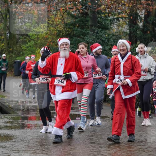 07.12.2025 - St. Pauli X-Mass-Run No. 15 Michael Burmester http://msf.ph/oto/9408614 07.12.2025 11:26:38 Laufen 075, 3926, 70, 2148, 324, 3844, 38, 351 meine-sportfotos.de