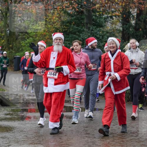 07.12.2025 - St. Pauli X-Mass-Run No. 15 Michael Burmester http://msf.ph/oto/9408617 07.12.2025 11:26:38 Laufen 2075, 3926, 48, 970, 4, 3844 meine-sportfotos.de