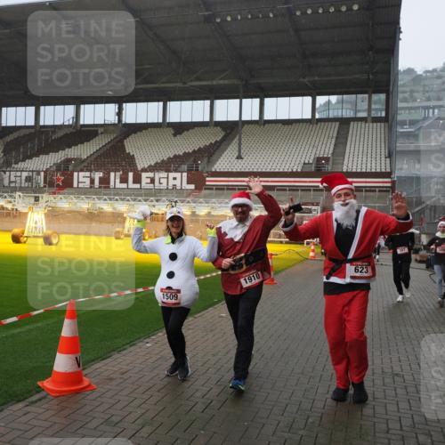 07.12.2025 - St. Pauli X-Mass-Run No. 15 Fabian Wolf http://msf.ph/oto/9408628 07.12.2025 11:07:41 Ziel 77, 273, 315, 332, 377, 389, 397, 623, 1235, 1509, 1812, 1824, 1866, 1910, 2693 meine-sportfotos.de