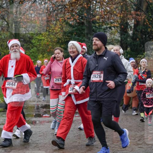 07.12.2025 - St. Pauli X-Mass-Run No. 15 Michael Burmester http://msf.ph/oto/9408629 07.12.2025 11:26:39 Laufen 3844, 2970, 38, 3926, 3510 meine-sportfotos.de