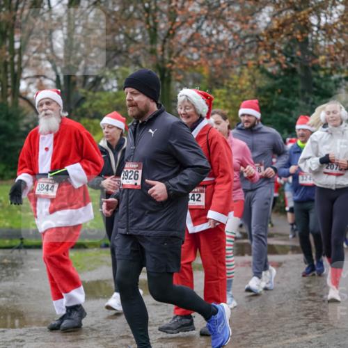 07.12.2025 - St. Pauli X-Mass-Run No. 15 Michael Burmester http://msf.ph/oto/9408635 07.12.2025 11:26:39 Laufen 3844, 3926, 2, 42, 324, 2075, 154, 3510 meine-sportfotos.de