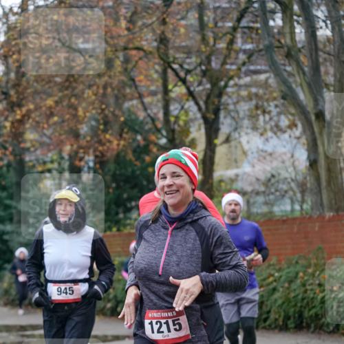 07.12.2025 - St. Pauli X-Mass-Run No. 15 Michael Burmester http://msf.ph/oto/9408636 07.12.2025 09:44:11 Laufen 945, 15, 1215 meine-sportfotos.de