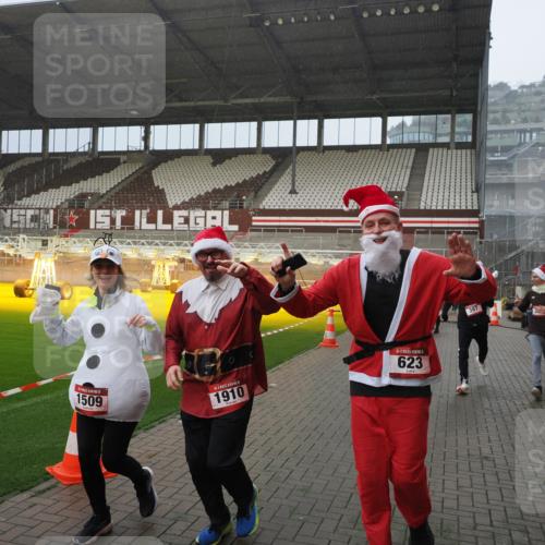 07.12.2025 - St. Pauli X-Mass-Run No. 15 Fabian Wolf http://msf.ph/oto/9408637 07.12.2025 11:07:42 Ziel 77, 271, 273, 315, 332, 377, 389, 397, 623, 1235, 1439, 1441, 1509, 1812, 1824, 1866, 1910, 2693 meine-sportfotos.de