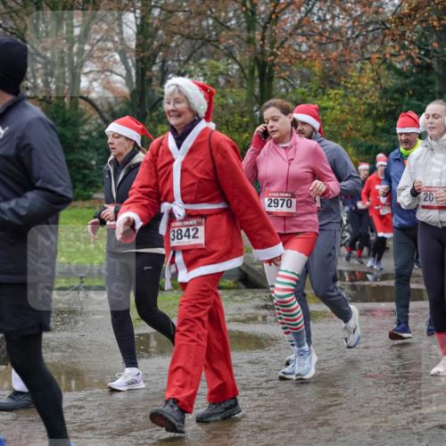 07.12.2025 - St. Pauli X-Mass-Run No. 15 Michael Burmester http://msf.ph/oto/9408638 07.12.2025 11:26:40 Laufen 1926, 3842, 2970, 20, 3507, 35 meine-sportfotos.de