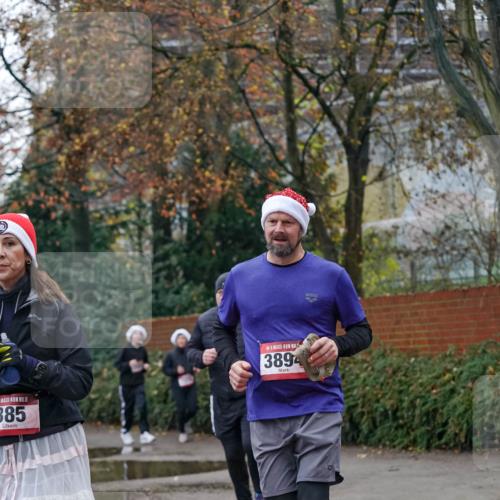 07.12.2025 - St. Pauli X-Mass-Run No. 15 Michael Burmester http://msf.ph/oto/9408651 07.12.2025 09:44:12 Laufen 5, 385, 3894 meine-sportfotos.de