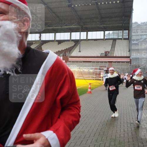 07.12.2025 - St. Pauli X-Mass-Run No. 15 Fabian Wolf http://msf.ph/oto/9408652 07.12.2025 11:07:43 Ziel 77, 271, 273, 315, 332, 377, 389, 397, 623, 1235, 1439, 1441, 1509, 1812, 1824, 1866, 1910, 2693 meine-sportfotos.de