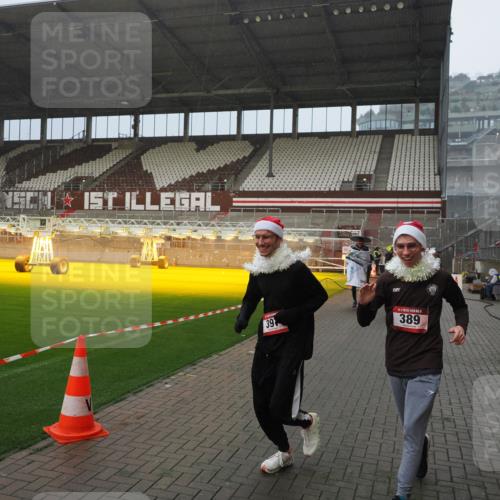 07.12.2025 - St. Pauli X-Mass-Run No. 15 Fabian Wolf http://msf.ph/oto/9408658 07.12.2025 11:07:43 Ziel 77, 271, 273, 315, 332, 377, 389, 397, 623, 1235, 1439, 1441, 1509, 1812, 1824, 1866, 1910, 2693 meine-sportfotos.de