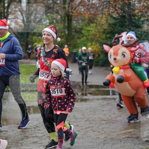 07.12.2025 - St. Pauli X-Mass-Run No. 15 Michael Burmester http://msf.ph/oto/9408665 07.12.2025 11:26:42 Laufen 3247, 15, 350, 5, 3510 meine-sportfotos.de
