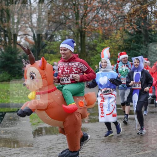 07.12.2025 - St. Pauli X-Mass-Run No. 15 Michael Burmester http://msf.ph/oto/9408679 07.12.2025 11:26:43 Laufen 4612, 4602, 26, 4610, 2589, 267 meine-sportfotos.de