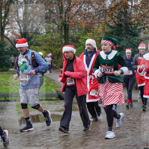 07.12.2025 - St. Pauli X-Mass-Run No. 15 Michael Burmester http://msf.ph/oto/9408713 07.12.2025 11:26:45 Laufen 610, 2670, 2589, 3116, 2672, 24, 18, 2585, 548, 2203 meine-sportfotos.de