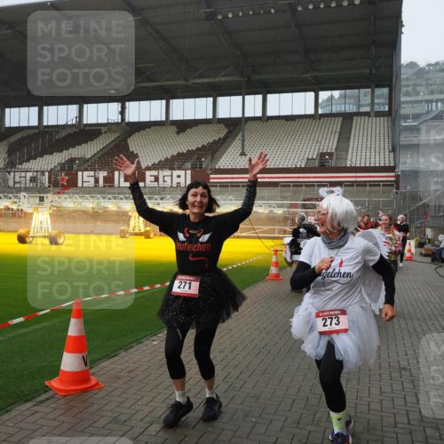 07.12.2025 - St. Pauli X-Mass-Run No. 15 Fabian Wolf http://msf.ph/oto/9408722 07.12.2025 11:07:49 Ziel 77, 271, 273, 286, 293, 332, 377, 389, 397, 623, 1107, 1235, 1378, 1381, 1382, 1383, 1439, 1441, 1460, 1509, 1812, 1824, 1866, 1910, 2693 meine-sportfotos.de