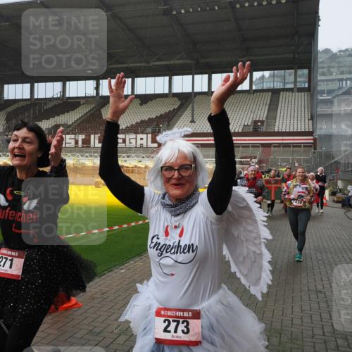 07.12.2025 - St. Pauli X-Mass-Run No. 15 Fabian Wolf http://msf.ph/oto/9408731 07.12.2025 11:07:50 Ziel 271, 273, 286, 293, 332, 377, 389, 397, 623, 774, 1107, 1123, 1378, 1381, 1382, 1383, 1439, 1441, 1460, 1509, 1812, 1910, 2693 meine-sportfotos.de