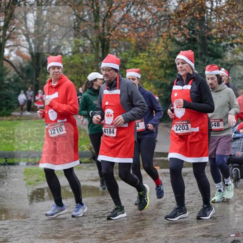 07.12.2025 - St. Pauli X-Mass-Run No. 15 Michael Burmester http://msf.ph/oto/9408739 07.12.2025 11:26:47 Laufen 2210, 4184, 4, 2203, 548 meine-sportfotos.de