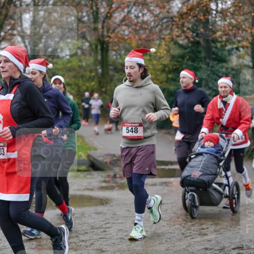 07.12.2025 - St. Pauli X-Mass-Run No. 15 Michael Burmester http://msf.ph/oto/9408754 07.12.2025 11:26:48 Laufen 4184, 2203, 548 meine-sportfotos.de