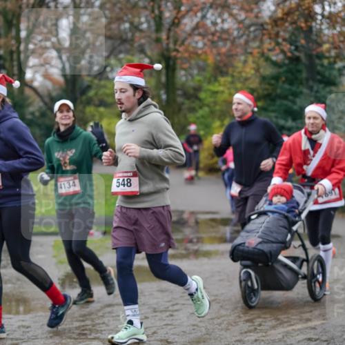 07.12.2025 - St. Pauli X-Mass-Run No. 15 Michael Burmester http://msf.ph/oto/9408766 07.12.2025 11:26:48 Laufen 24, 4134, 548 meine-sportfotos.de