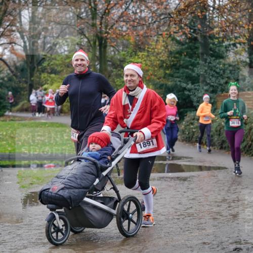 07.12.2025 - St. Pauli X-Mass-Run No. 15 Michael Burmester http://msf.ph/oto/9408778 07.12.2025 11:26:49 Laufen 34, 917, 1891, 3616, 3618 meine-sportfotos.de