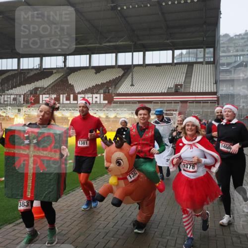 07.12.2025 - St. Pauli X-Mass-Run No. 15 Fabian Wolf http://msf.ph/oto/9408782 07.12.2025 11:07:55 Ziel 271, 273, 286, 293, 389, 397, 653, 772, 774, 1107, 1123, 1129, 1230, 1342, 1355, 1378, 1381, 1382, 1383, 1439, 1441, 1460, 1520, 1525, 1812, 4815 meine-sportfotos.de